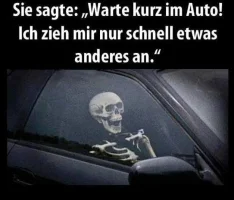 warte-kurz-im-wagen-skelett.webp