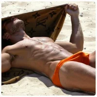 orange red.webp