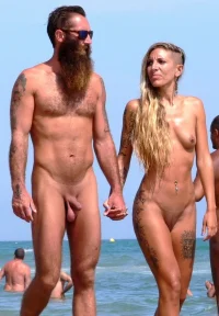 Attraktives_Nudisten_Paerchen-86.webp