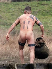 tom-hardy-naked-penis-0209-26-compressed.webp