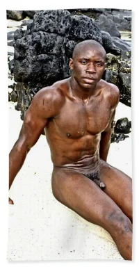black-rock-beach-douglas-simonson.webp
