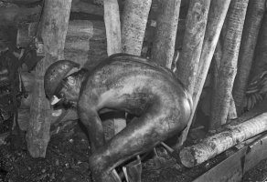 2. 1975 Martin Hoop mine, Zwickau, East Germany (Werner Mahler).jpg