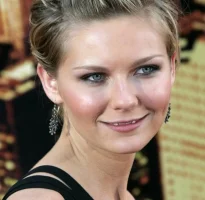 Ungeschminkt-103-Kirsten-Dunst-geschminkt-BM-Berlin-Berlin-jpg.webp