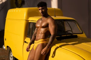 11-yellow-789796545.webp