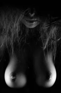nipples-yaqi-badger-in-the-rain-ZR4RGN.webp