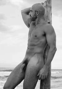 pelado 34o342_23'4.webp