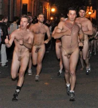 naked-guys-outdoor.webp