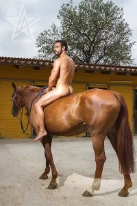 Jess-Vill-The-Horse-Whisperer-Lionel-André-Burbujas-De-Deseo-02-533x800.webp