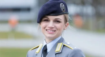 2743923800.webp
