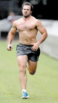 463df4d50a5eb39c730aed593a2525bf--rugby-players-male-body.webp