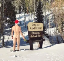 9b656744b89f6ea54637a3c7228487da--snow-men-rear-view.webp