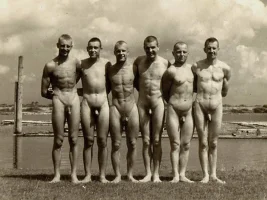 six-naked-men-wallpaper-1024x768.webp