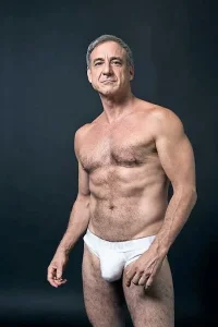 413425db5178e948441d37c5f621613c--older-men-silver-foxes.webp