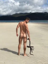 14_-_beach_guys_14.webp