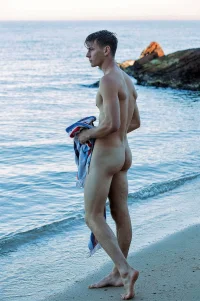 40_-_beach_guys_40.webp