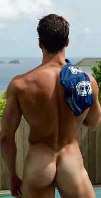 nude-men_14.webp