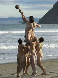 nude-rugby-1.webp