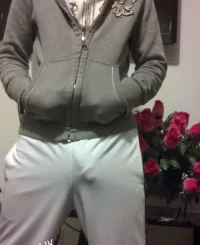 visible-penis-line-3.webp