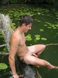 naked_men_in_public_63.webp