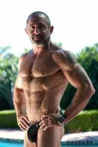 4f44d64058bee2b00b3264b38ef34d6c--bald-man-mature-men.webp