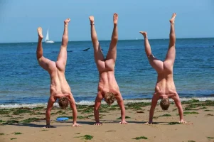 ripped-stripped-06.webp