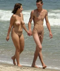 cfnm-nude-beach-couples.webp