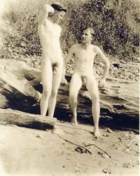 f81995ff46e73f59d0fd63b98660cb06--vintage-photographs-vintage-photos.webp