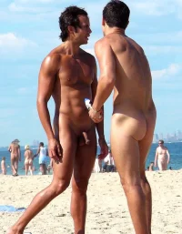 gay-nude-beach-001.webp