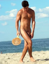 gay-nude-beach-006.webp