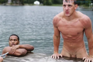 Hot-Guys-Skinny-Dipping-5.webp