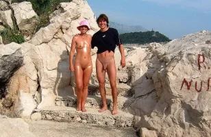 Mutter_und_Vater_machen_FKK_16.webp