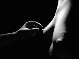 lna_hand[2].webp