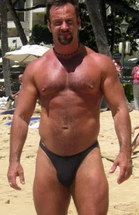 a2319b0e4fbb24e26adc6a527c5d0674--daddy-bear-hot-dudes.webp