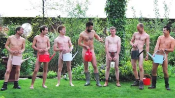3-reasons-to-enjoy-naked-gardening-day.webp
