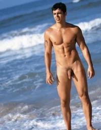 naked-men-on-nude-beaches.webp
