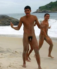pillados-en-playas-nudistas-morbazo-gay-tube-1.webp