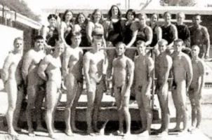 coedswimteam1.webp