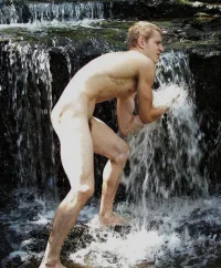 ROCK-CLIMB-NUDE smooth guy naked.webp