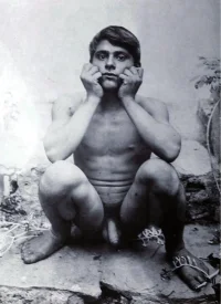 017-_Wilhelm_von_Gloeden,_c.1900.webp