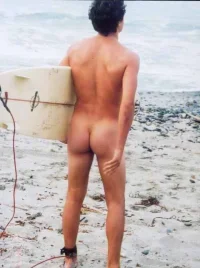 naked-surfer-2.webp