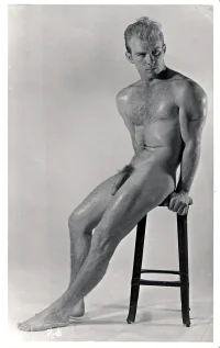 GeraldSullivan-milo[mb]-stool-nude-dsicodeP-6a.webp