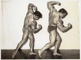 Arax Dennis Tinerino Arnold Schwarzenegger 1967 001.webp