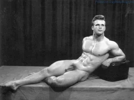 Classic-Beefcake-Model-Vic-Seipke-Is-Everything-6-600x451.webp