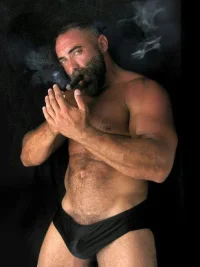 ecd32f19407a468895bf1cf9f34fc0f4--hot-dads-secret-photo.webp
