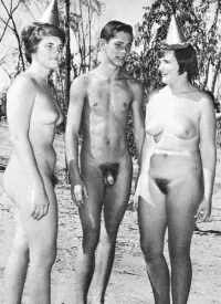 nudism_nudist_naturists_teen_scene_4-me.webp