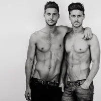 09-Nicholas-y-Campbell-Pletts.webp