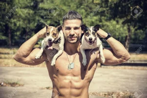 45262894-half-body-shot-von-einem-sportlich-nackter-oberkörper.webp