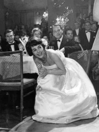marianne-koch-mit-ihrem-ehemann-gerhard-freund-1958-e00d8m.webp