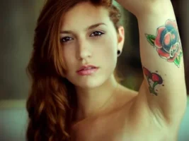thumbs-horni-babes100-red-11.webp