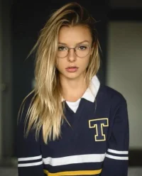 beautiful-girls-make-the-world-go-around-640-high-22.webp